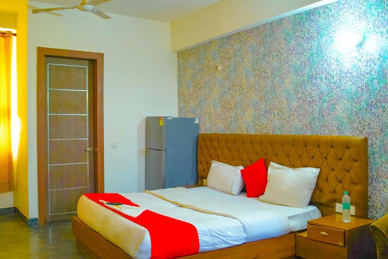 Hotel Premium In Jangpura Bhogal Near Nizamuddin Railway Station
